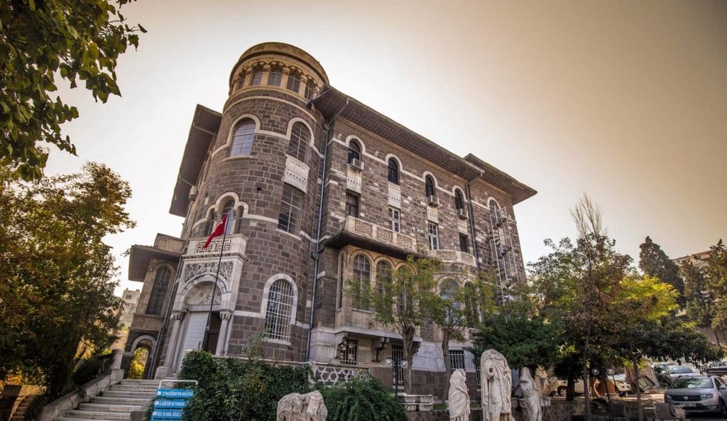 İzmir Arkeoloji ve Etnografya Müzesi - İzmir’de Gezilecek Yerler Listesi