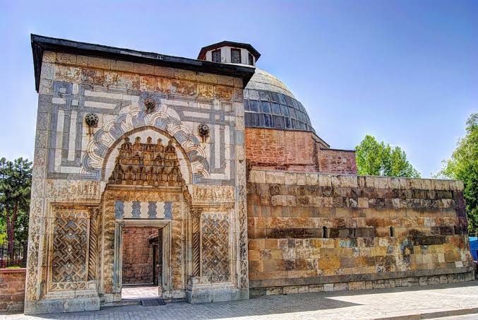 Karatay Medresesi - Konya’da Gezilecek Yerler Listesi