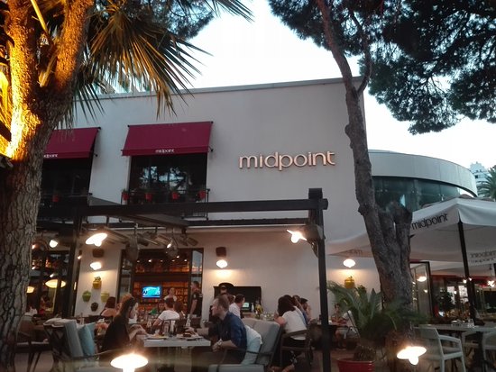 Midpoint Forum Bornava - İzmir'de Yemek Yerleri
