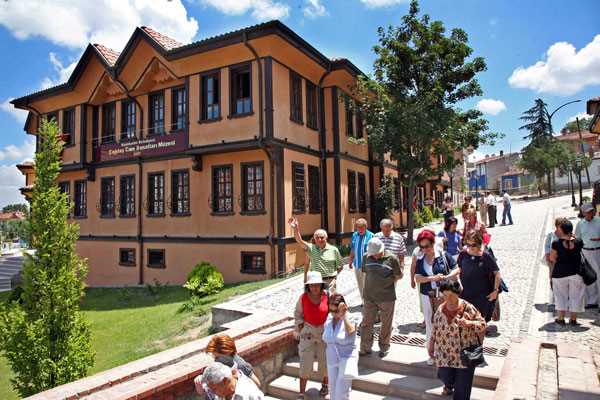 Cam Sanatları Müzesi - Eskişehir’de Gezilecek Yerler Listesi
