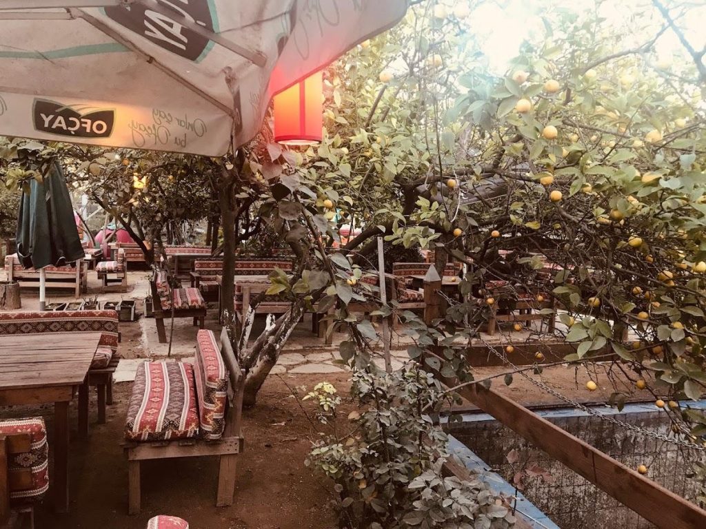 Limonaltı Kır Bahçesi - Antalya'da Yemek Yerleri