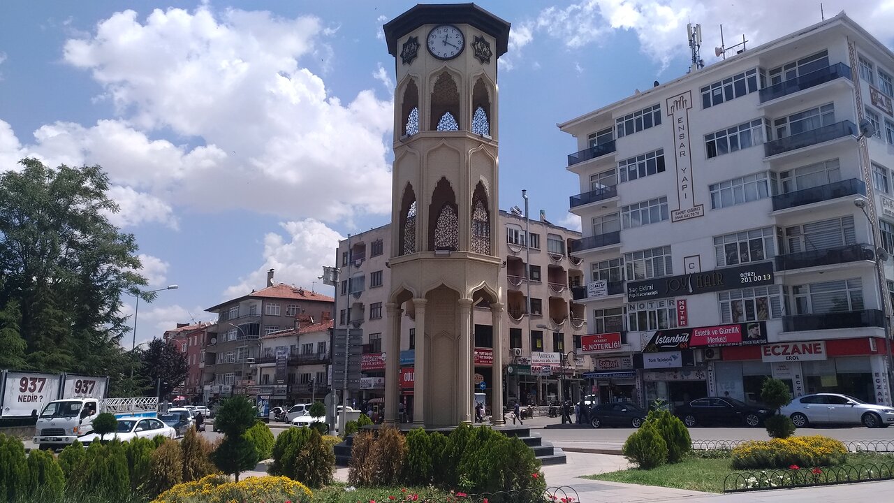 Aksaray Saat Kulesi - Aksaray'da Gezilecek Yerler Listesi - En İyi 25 Yer