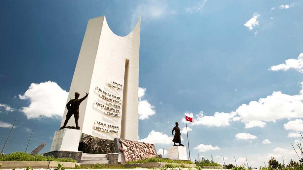 Metris Tepe Zafer Anıtı - Burdur Gezilecek Yerler