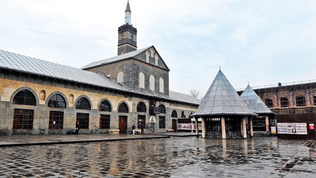 Diyarbakır Ulu Cami - Diyarbakır Gezilecek Yerler