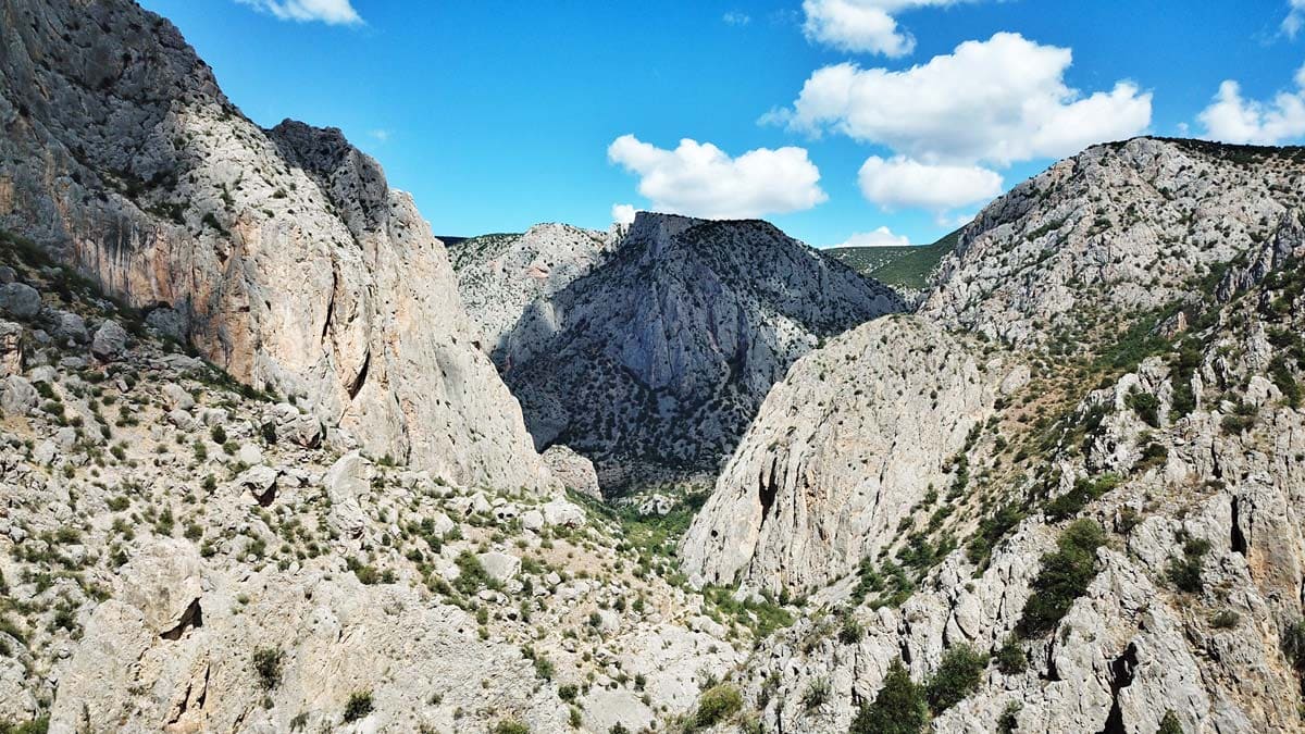 Trazın Kayaları - Yozgat'da Gezilecek Yerler Listesi - En İyi 20 Yer