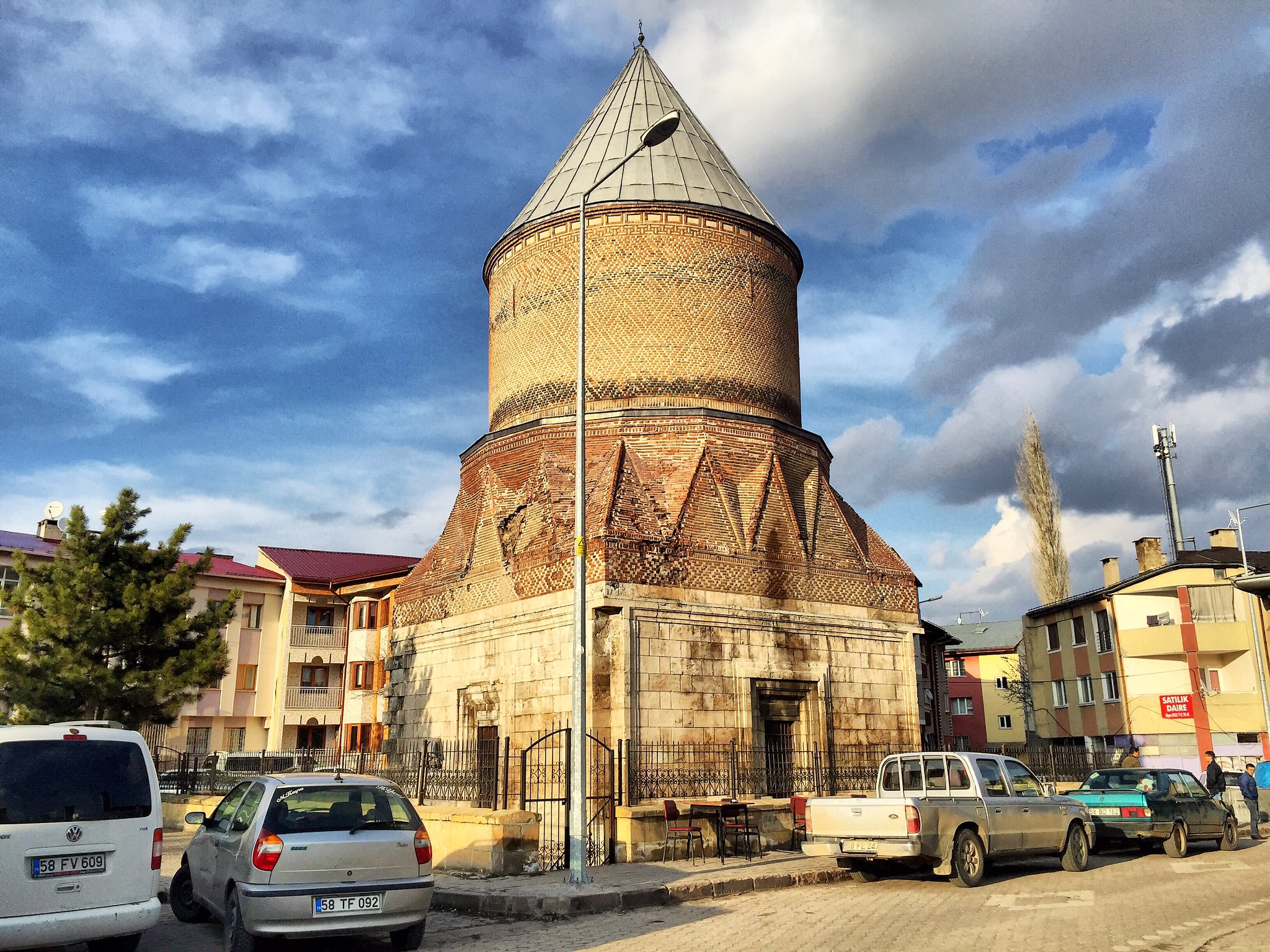 Güdük Minare - Sivas'ta Gezilecek Yerler Listesi - En İyi 20 Yer