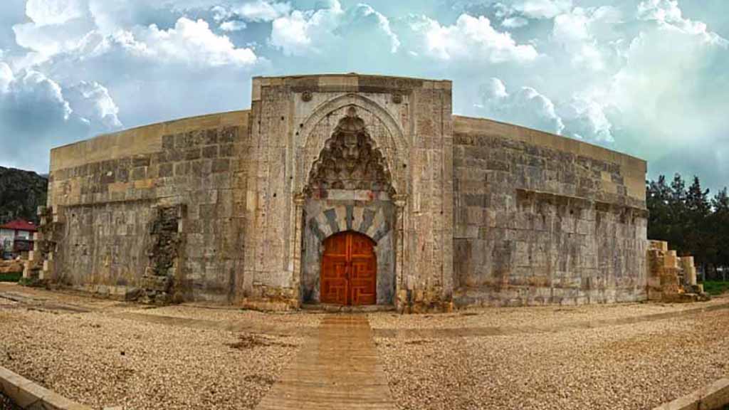 Sususz kervansarayı - Burdur Gezilecek Yerler