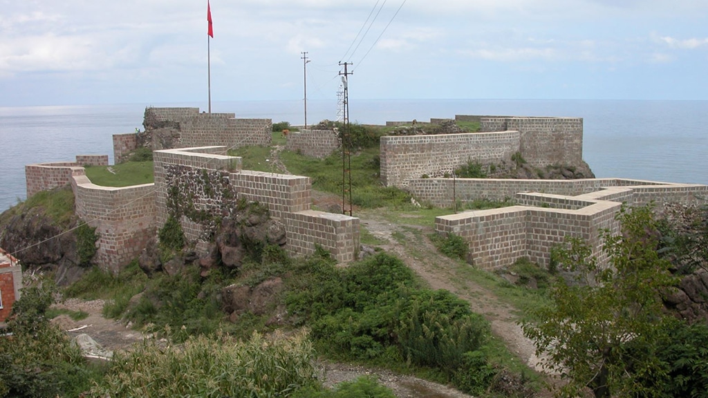 Eynesil Kalesi - Giresun Gezilecek Yerler