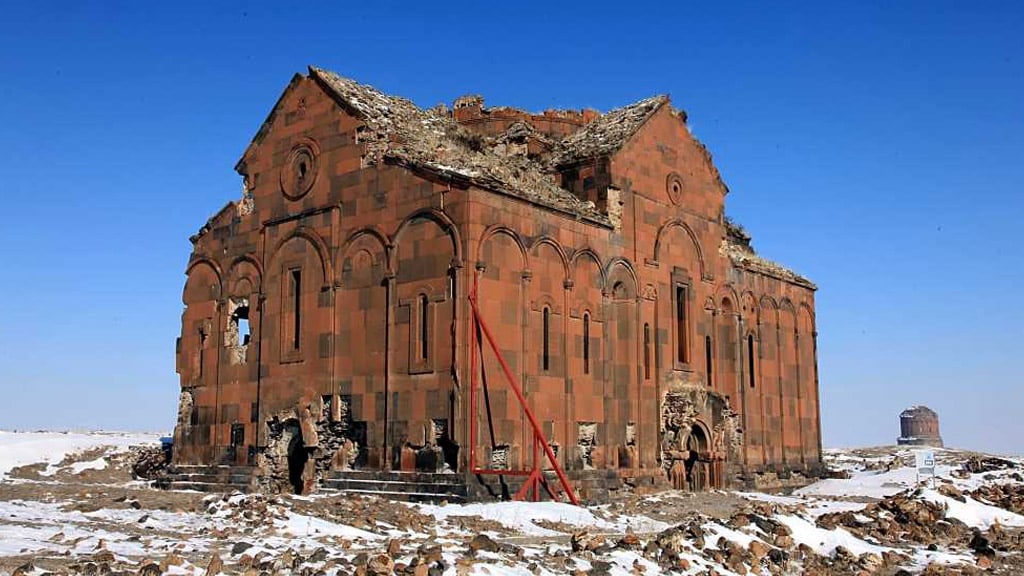 Fethiye Camii (Büyük Katedral) - Kars'ta Gezilecek Yerler Listesi - En İyi 25 Yer