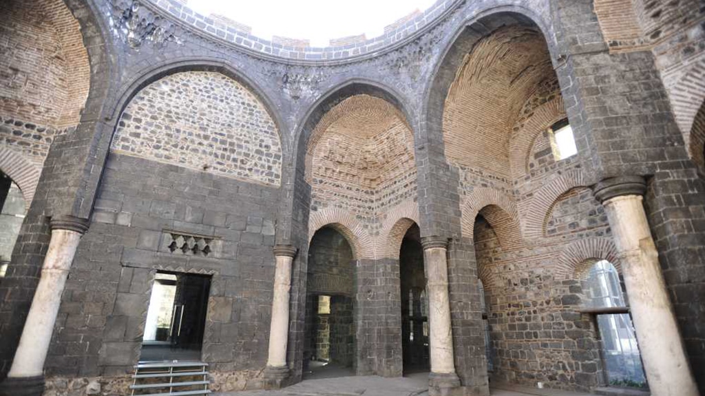 Saint George Kilisesi - Diyarbakır Gezilecek Yerler