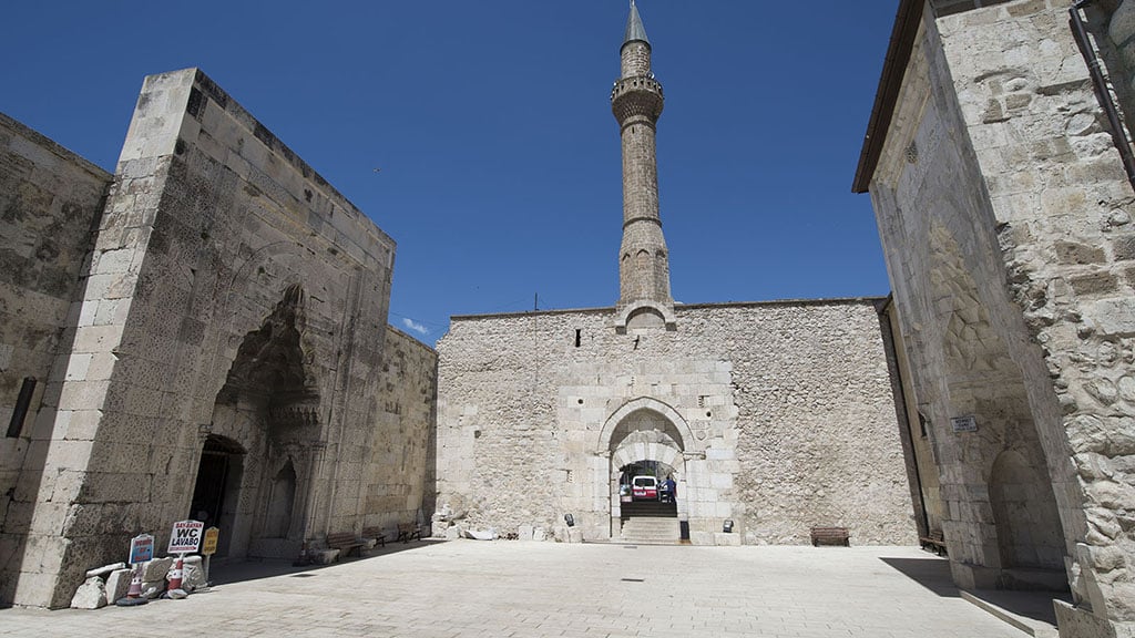 Dündar Bey Medresesi ve Hızır Bey Camii - Isparta'da Gezilecek Yerler Listesi - En İyi 20 Yer