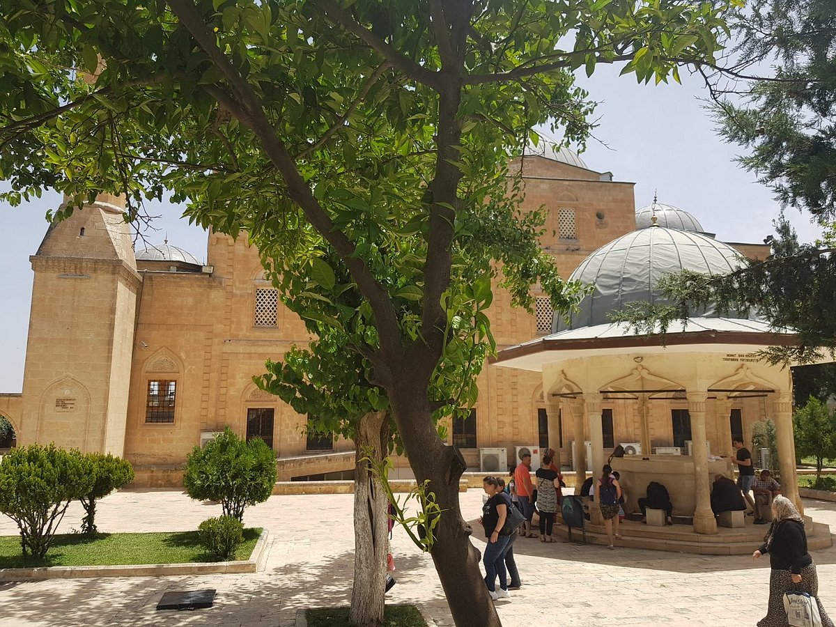 Hz. Eyüp Mağarası - Şanlıurfa'da Gezilecek Yerler Listesi - En İyi 40 Yer