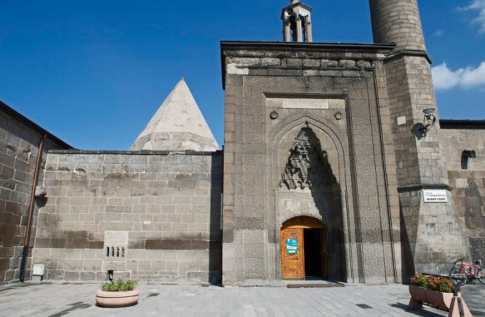 Hunat Hatun Medresesi - Kayseri’de Gezilecek Yerler Listesi