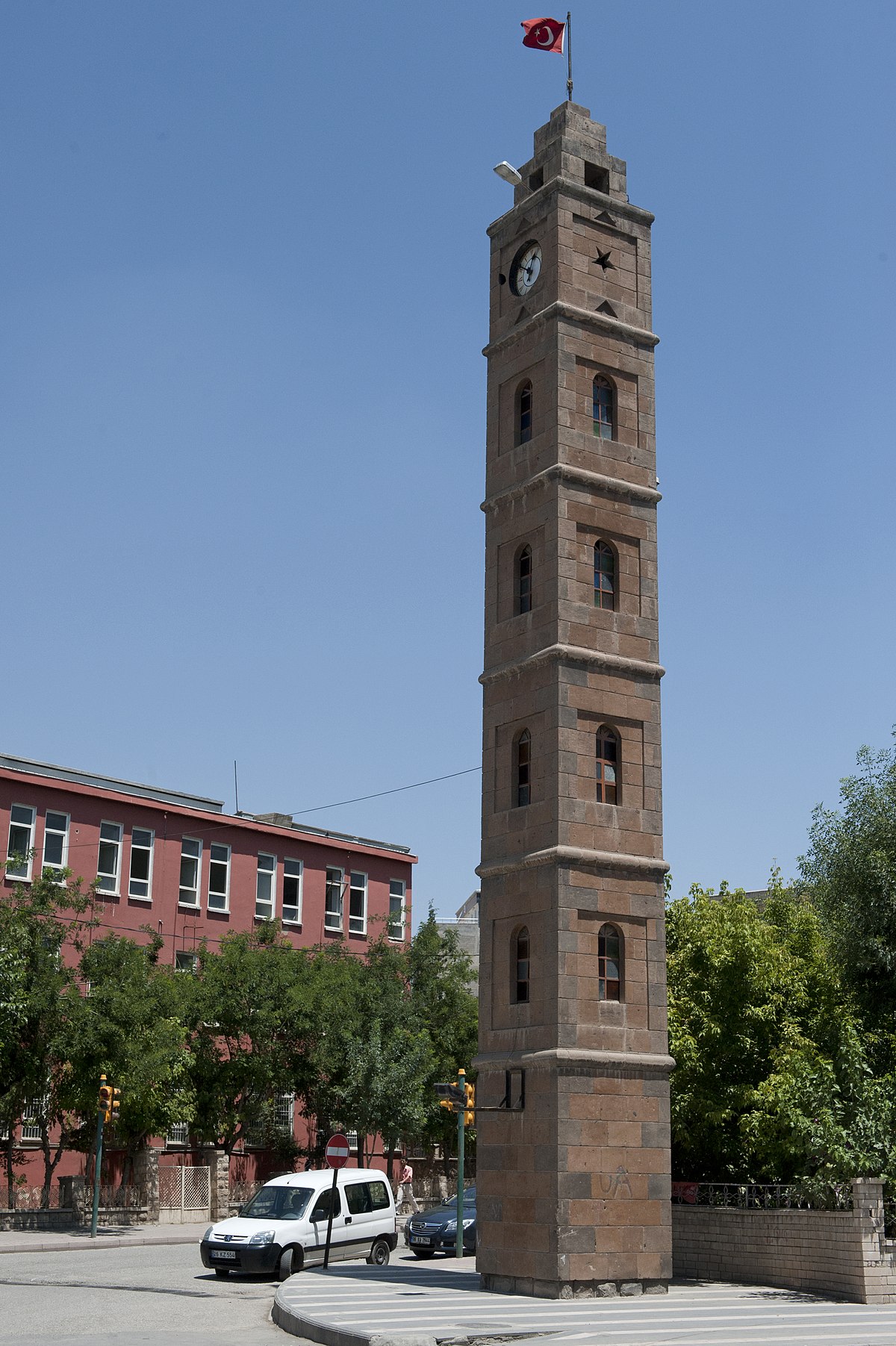Siirt Saat Kulesi - Siirt'te Gezilecek Yerler Listesi - En İyi 20 Yer