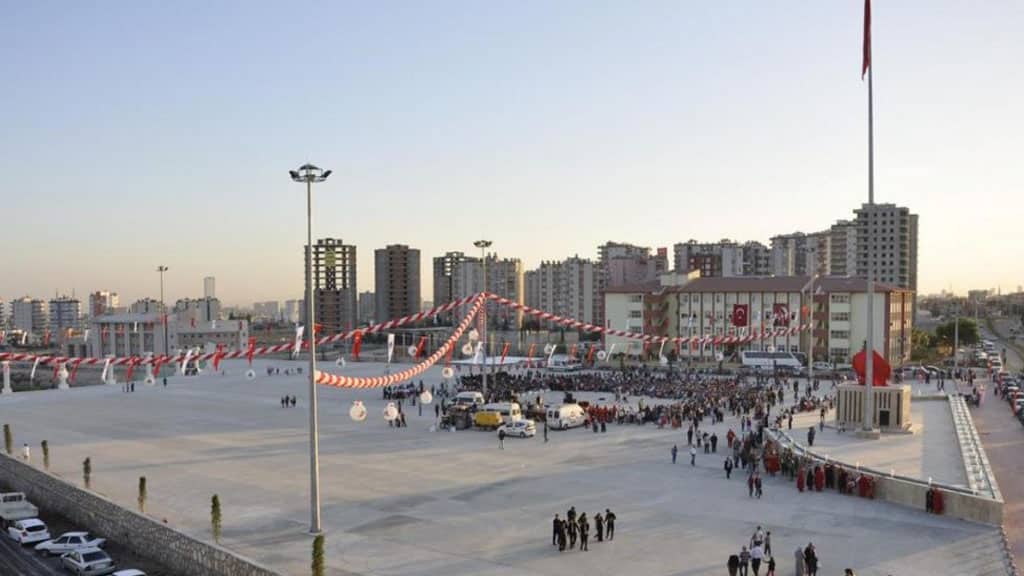 Cumhuriyet Meydanı - Mersin’de Gezilecek Yerler Listesi
