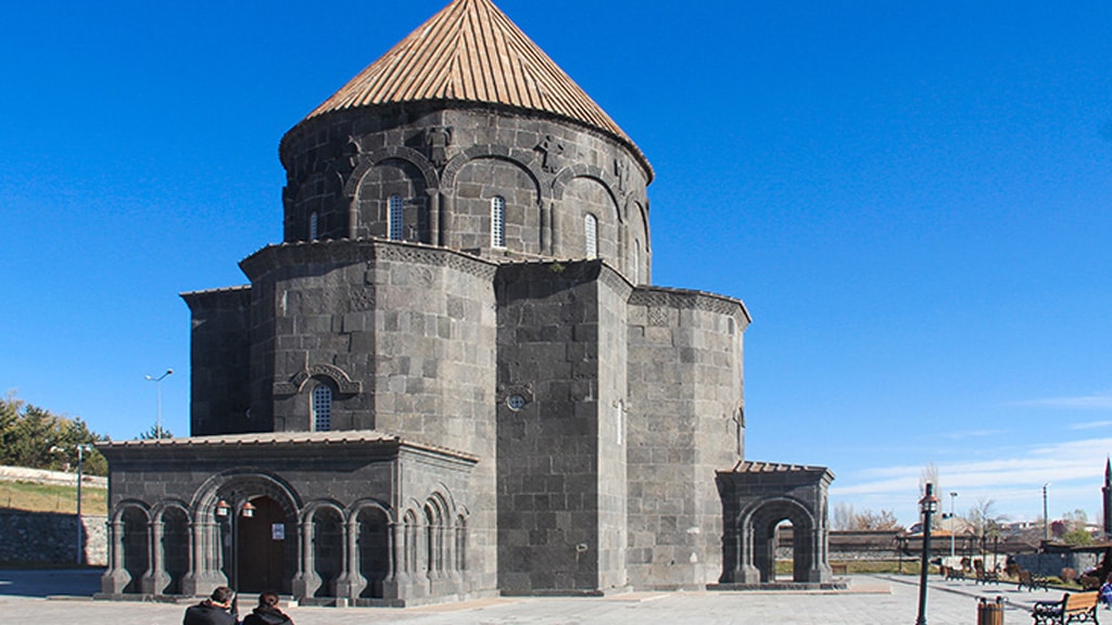 Merkez Kümbet Camii - Kars'ta Gezilecek Yerler Listesi - En İyi 25 Yer