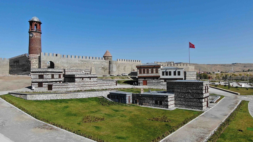 Erzurum Kalesi - Erzurum Gezilecek Yerler