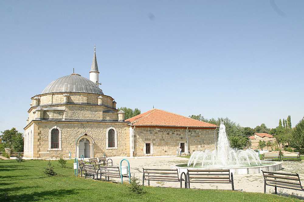 Emirci Sultan Türbesi ve Camii - Yozgat'da Gezilecek Yerler Listesi - En İyi 20 Yer