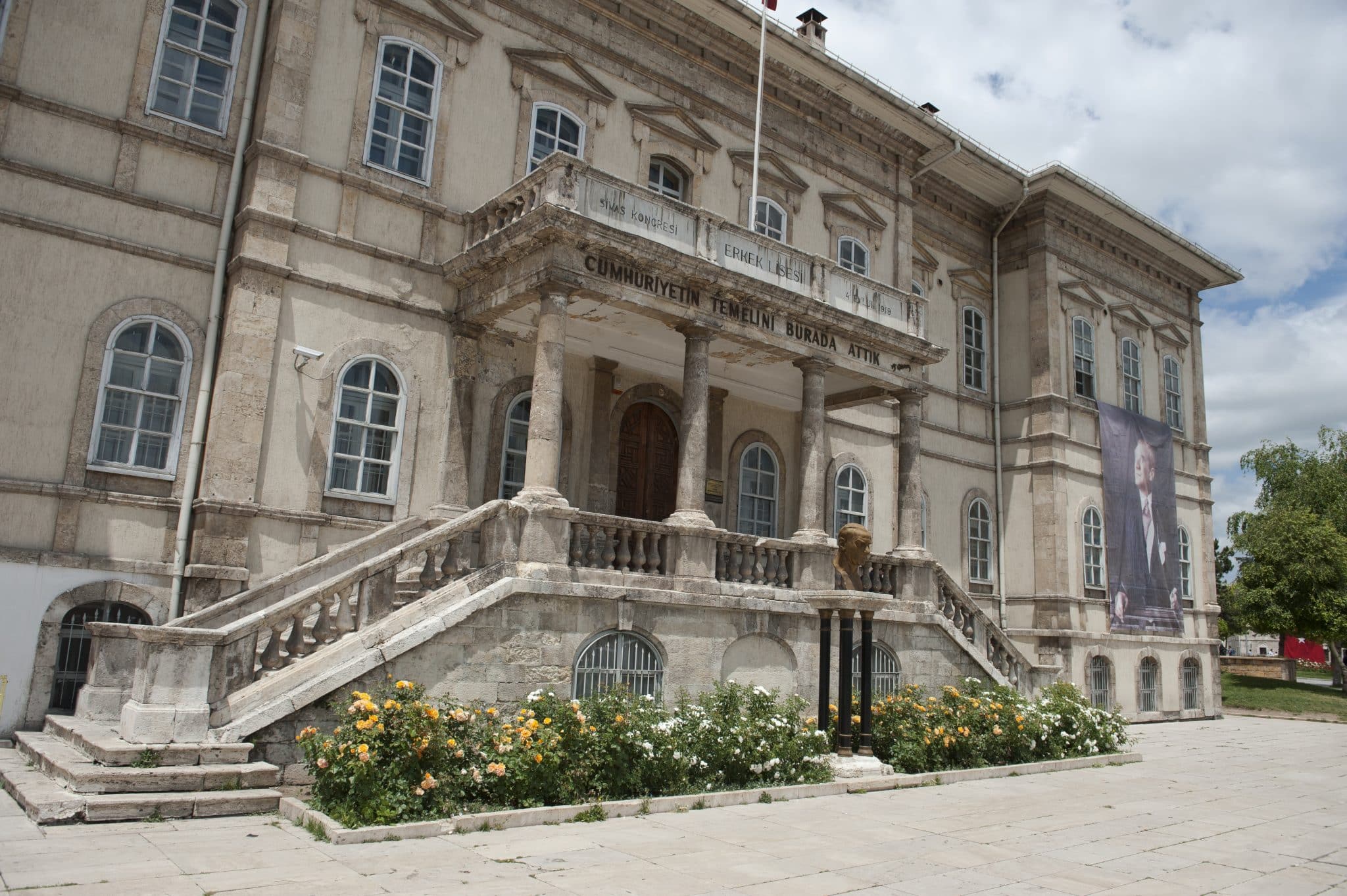 Sivas Atatürk ve Kongre Merkezi - Sivas'ta Gezilecek Yerler Listesi - En İyi 20 Yer