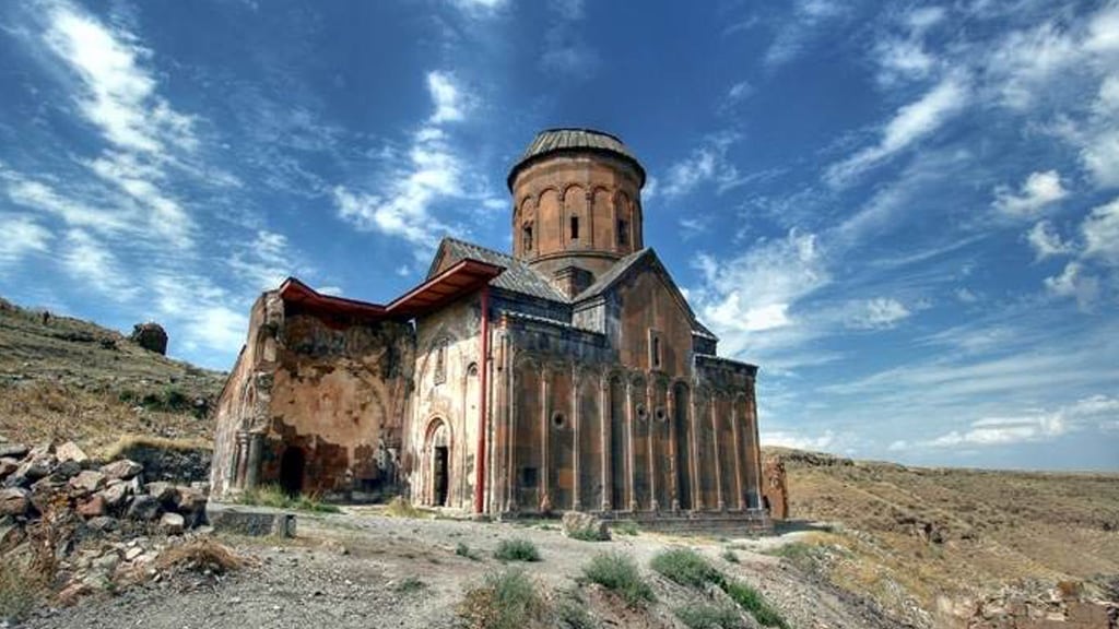 Tigran Honents Kilisesi - Kars'ta Gezilecek Yerler Listesi - En İyi 25 Yer