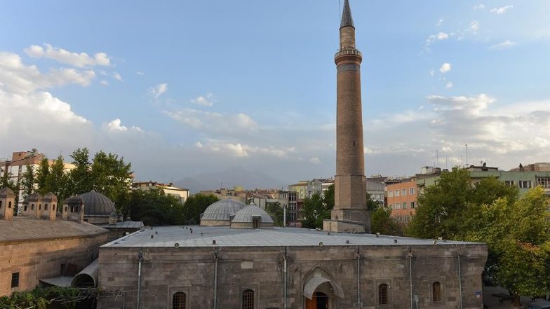 Kayseri Ulu Camii - Kayseri’de Gezilecek Yerler Listesi