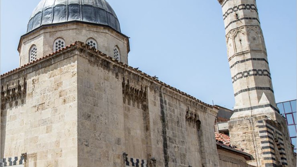 Adana Ulu Cami - Adana Gezilecek Yerler Listesi - En İyi 50 Yer