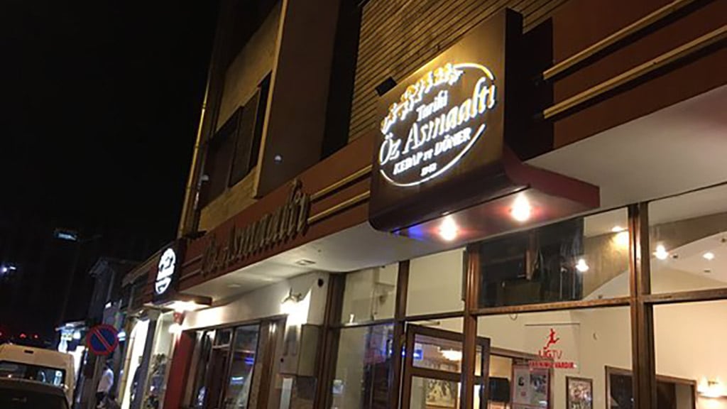 Öz Asmaaltı Kebap Salonu - Adana'da Yemek Yerleri – En İyi 50 Restoran