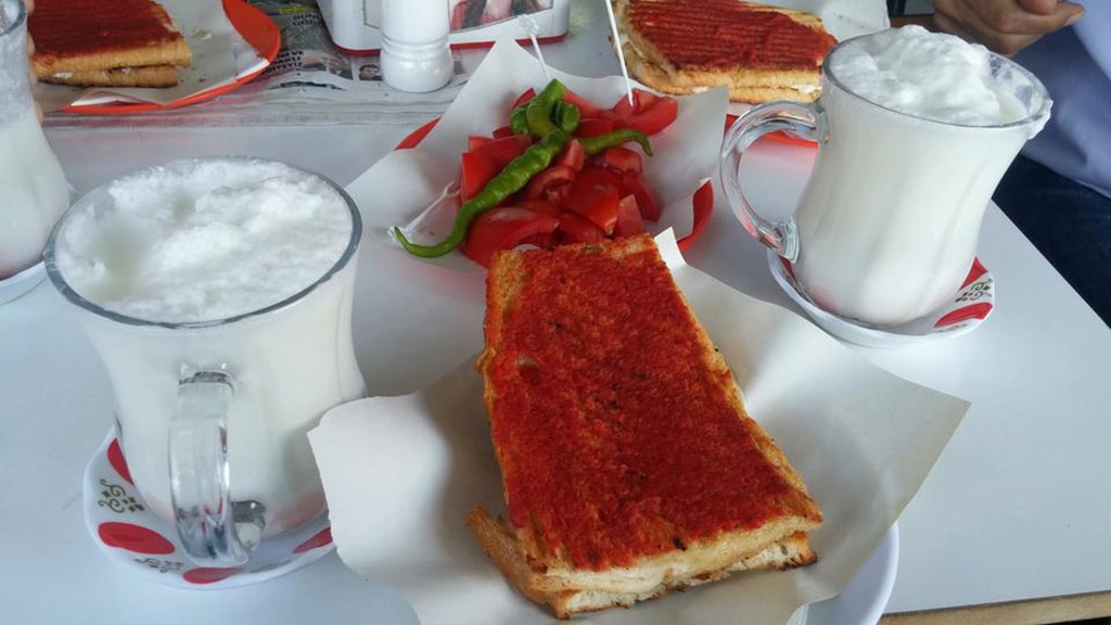 Susurluk Ayranı ve Tostu - Balıkesir’de ne Yenir? En İyi 50 Yemek
