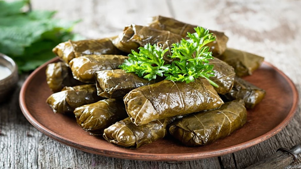 Zeytinyağlı Yaprak Sarma - Muğla’da ne Yenir? -En İyi 30 Yemek