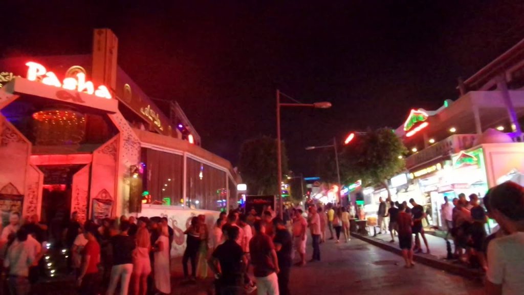 Bodrum Barlar Sokağı - Bodrum’da Gezilecek Yerler Listesi – En İyi 40 Yer