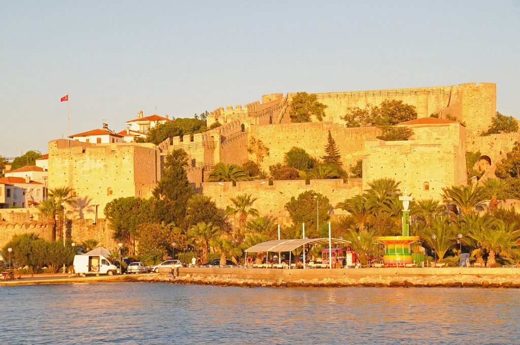 Çeşme Kalesi – Çeşme’de Gezilecek Yerler Listesi – En İyi 30 Yer