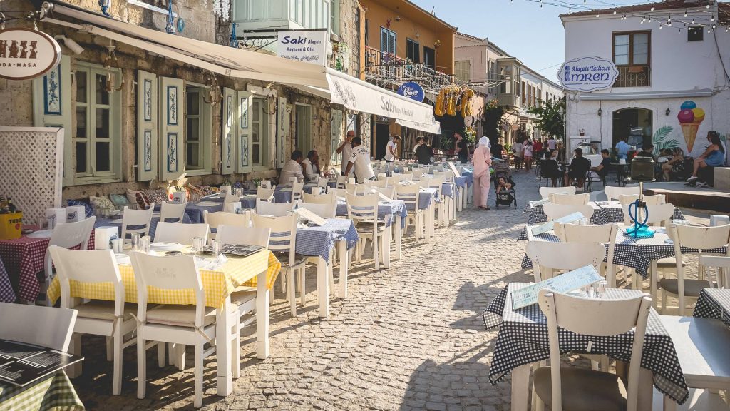 Kemalpaşa Caddesi - Alaçatı’da Gezilecek Yerler Listesi – En İyi 30 Yer