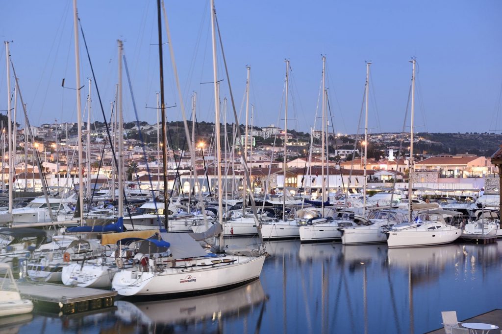 Çeşme Marina – Çeşme’de Gezilecek Yerler Listesi – En İyi 30 Yer