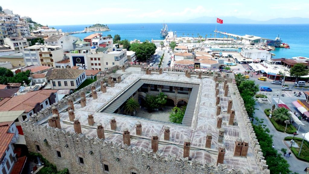 Öküz Mehmet Paşa Kervansarayı - Kuşadası Gezilecek Yerler