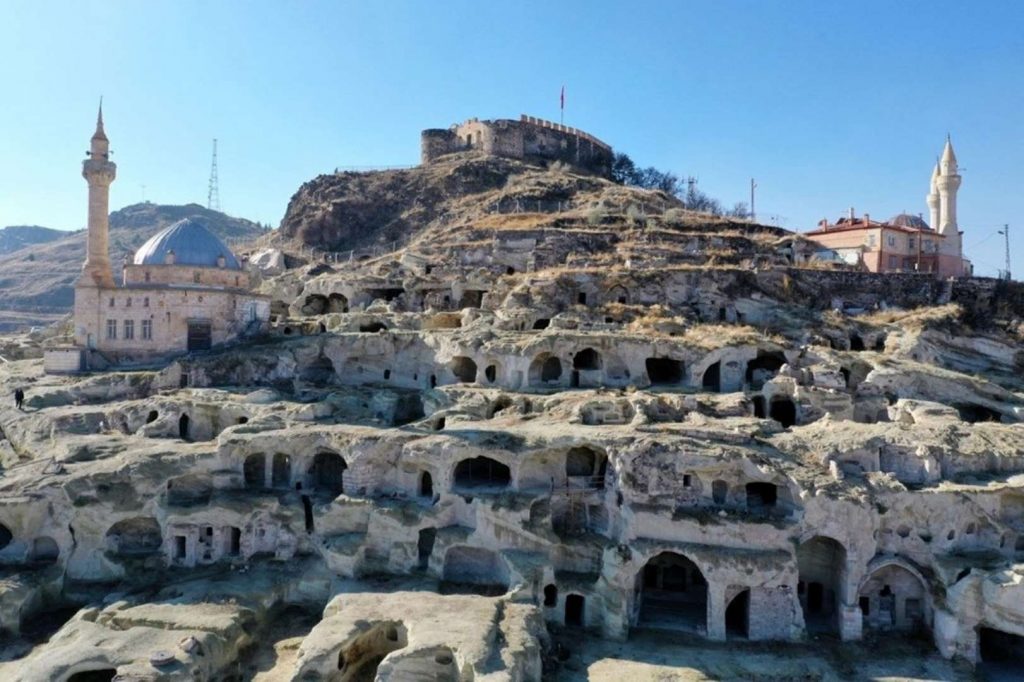 Nevşehir Kalesi - Kapadokya’da Gezilecek Yerler Listesi – En İyi 40 Yer