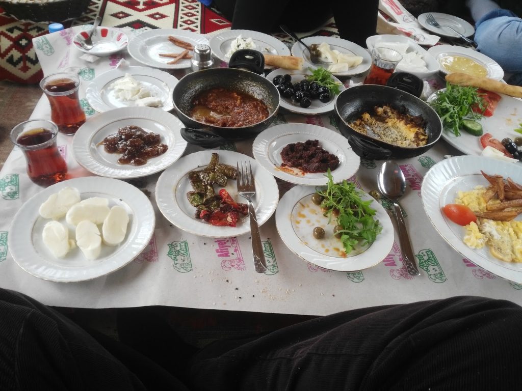 Acem Gölü Çay Bahçesi Restaurant – Diyarbakır Yemek Yerleri – En İyi 20 Restoran